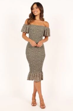 Claire Shirred Bodycon Off Shoulder Midi Dress - Green Floral -Fashion Dress petal and pup usa dresses claire shirred bodycon off shoulder midi dress green floral 33588860059825