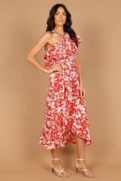 Millie Off Shoulder Tiered Midi Dress - Red Floral -Fashion Dress petal and pup usa dresses millie off shoulder tiered midi dress red floral 33246153474225