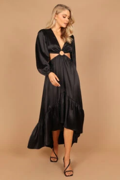 Minnow Satin Ruffle Tier O-Ring Cut Out Maxi Dress - Black -Fashion Dress petal and pup usa dresses minnow satin ruffle tier o ring cut out maxi dress black 32589112017073